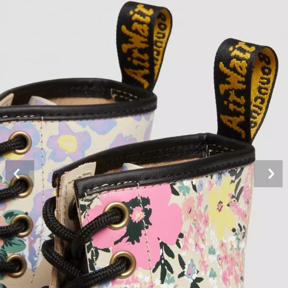 Dr. Martens 1460 FLORAL MASH UP LEATHER LACE UP BOOTS Size 6 NEW